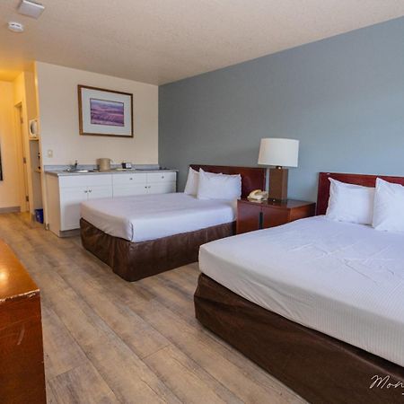 Empire Inn & Suites Penhold Exteriér fotografie