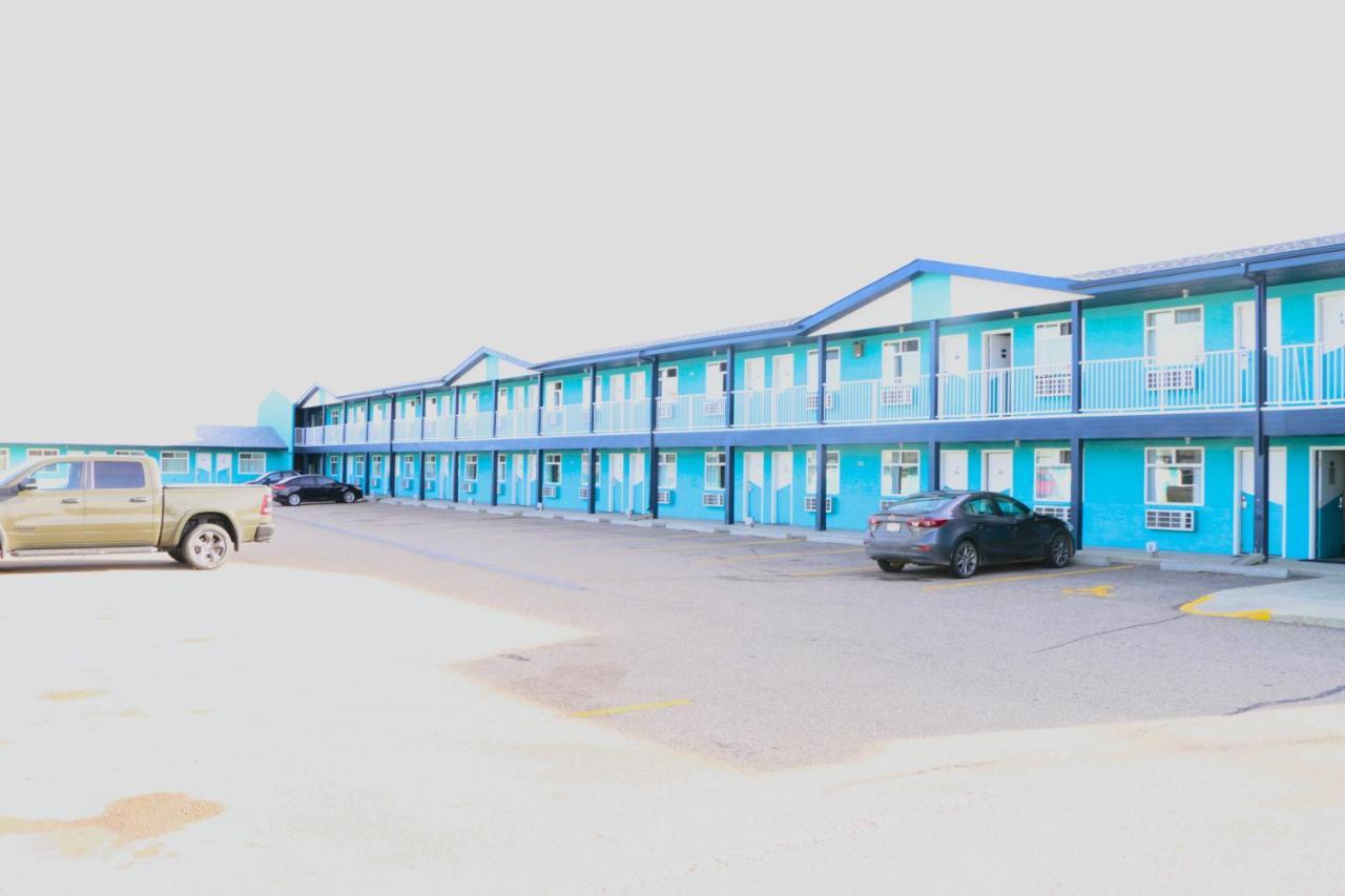 Empire Inn & Suites Penhold Exteriér fotografie