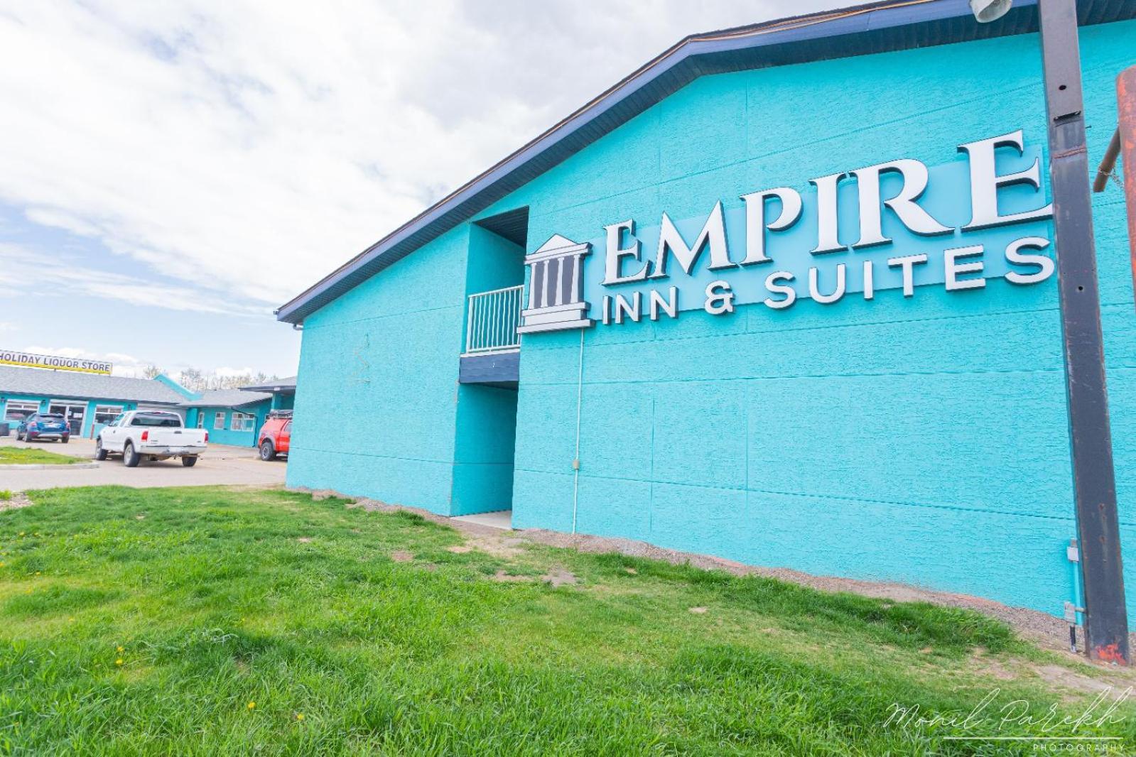 Empire Inn & Suites Penhold Exteriér fotografie