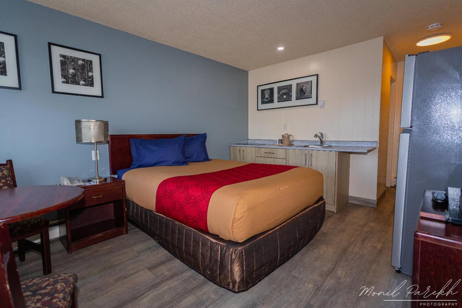Empire Inn & Suites Penhold Exteriér fotografie