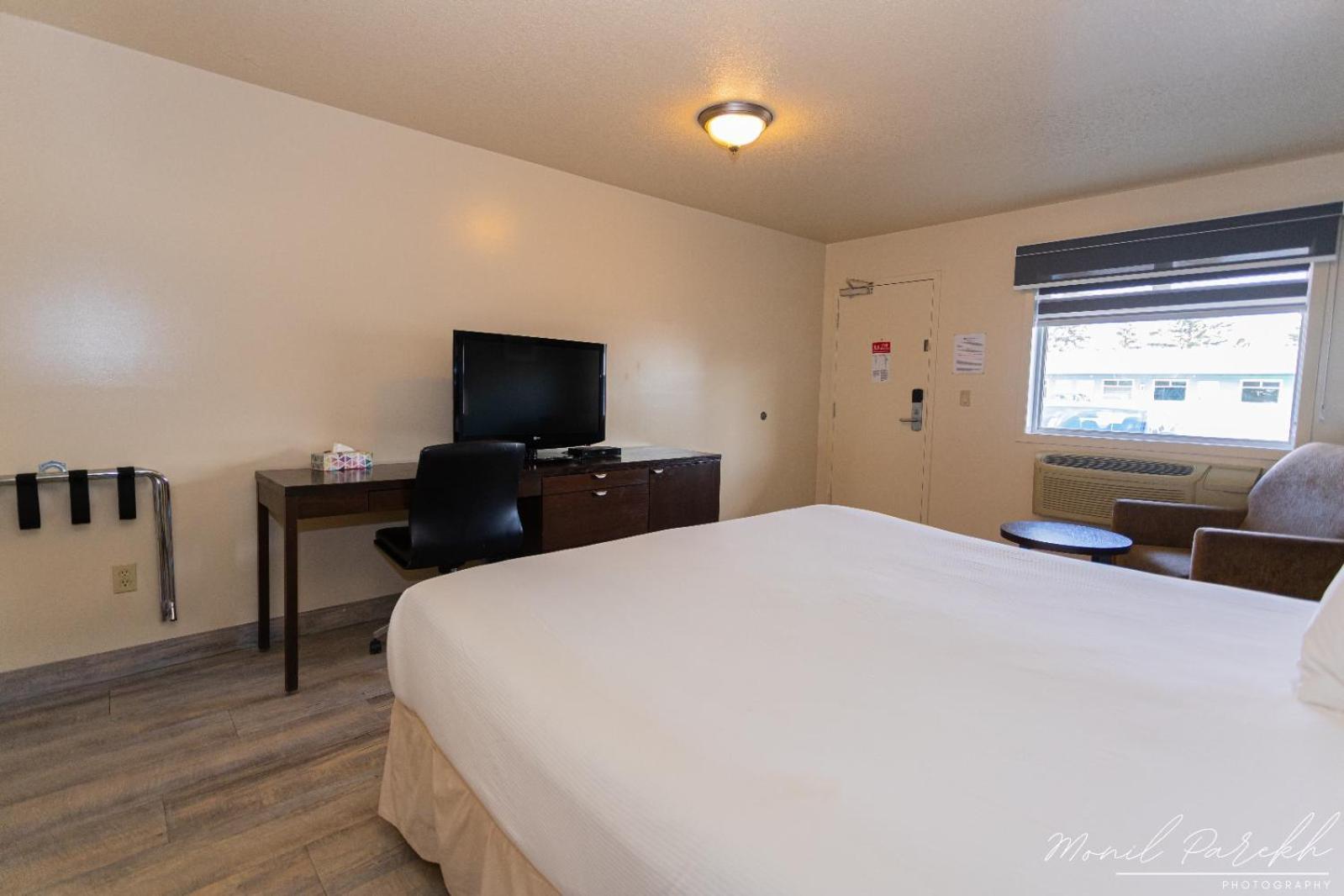 Empire Inn & Suites Penhold Exteriér fotografie